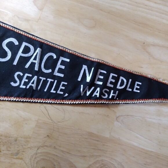 Vintage 70s Space Needle Seattle Washington State Pennant Flag Japan Felt - Picture 4 of 9